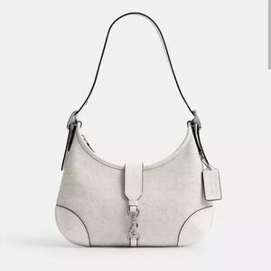 NWT Coach Hamptons Cloud White And Silver Signature Shoulder Bag